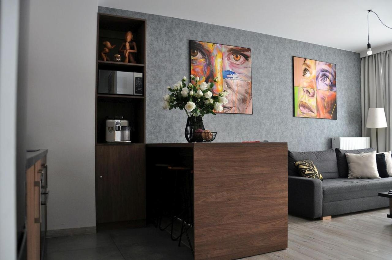 Q Apart Gold-Trzy Pokoje, Manufaktura, Klimatyzacja I Garaz Gratis, Tv Max, Fv, Gwarancja Zadowolenia Lodz (Lodz) Ngoại thất bức ảnh
