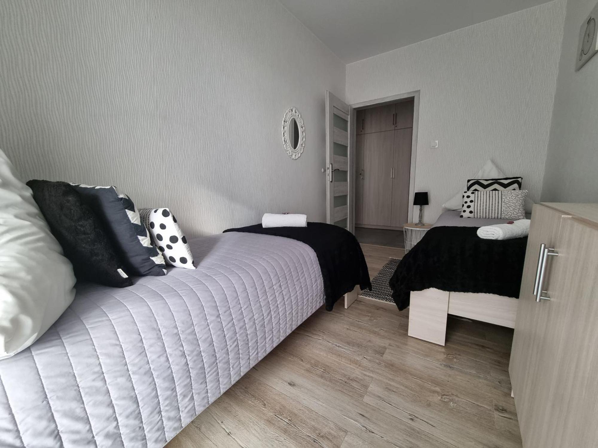 Q Apart Gold-Trzy Pokoje, Manufaktura, Klimatyzacja I Garaz Gratis, Tv Max, Fv, Gwarancja Zadowolenia Lodz (Lodz) Ngoại thất bức ảnh